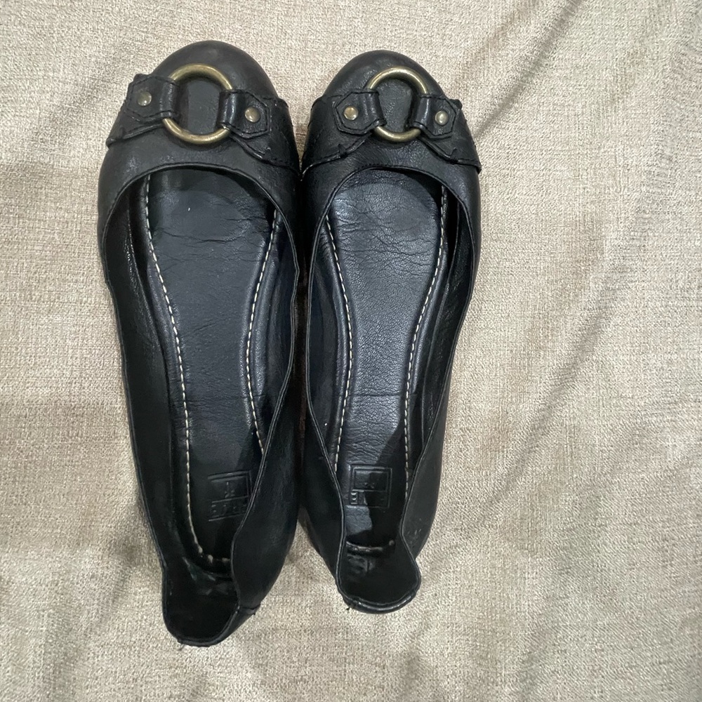 Frye flats